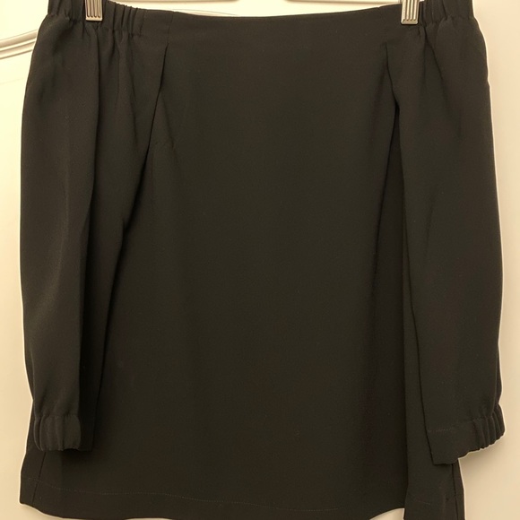 Aritzia Babaton off the shoulder blouse - Picture 3 of 8